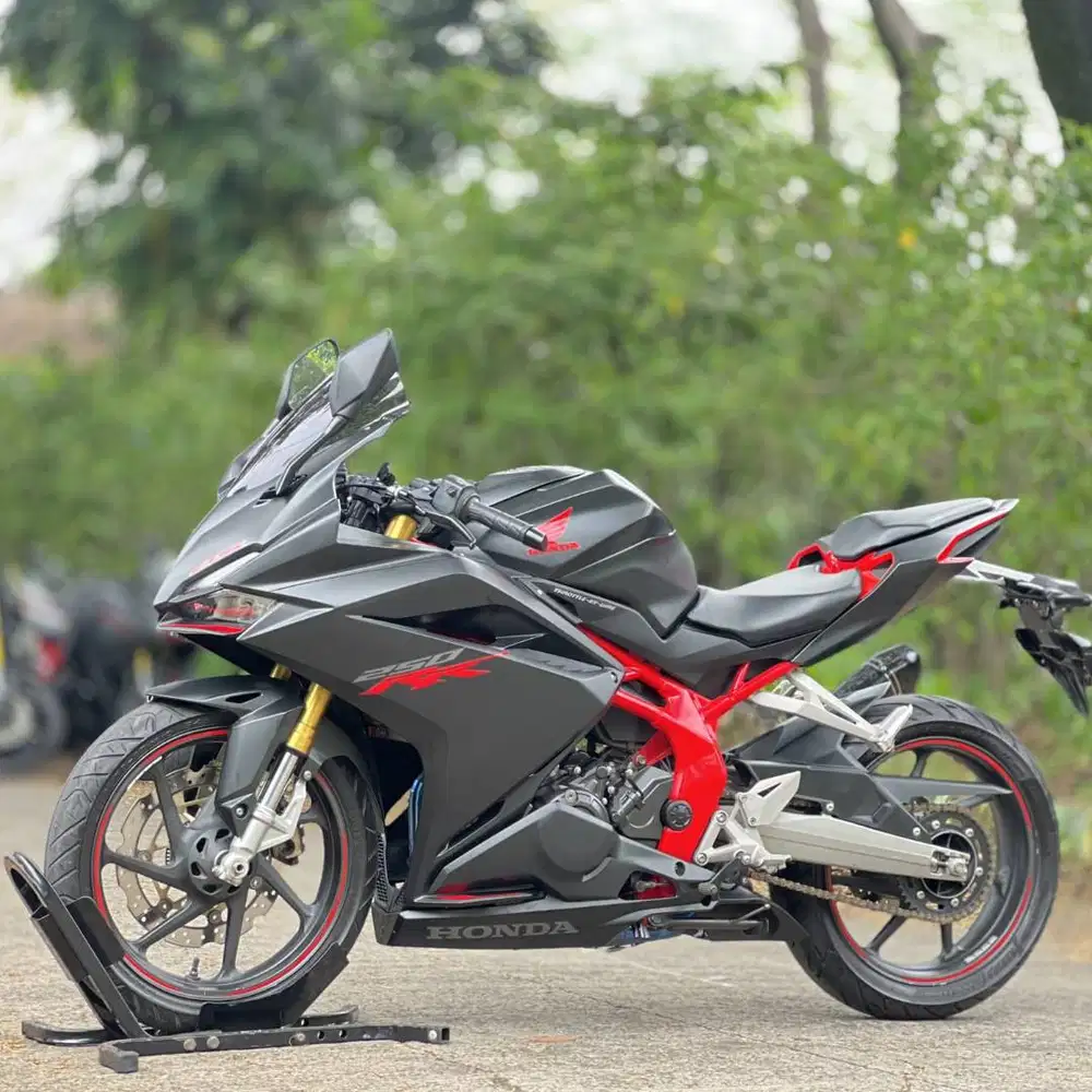 HONDA CBR250RR ABS BLACK 2019 KM 12K TAX PANJANG FULL MULUS