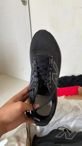 Sepatu Original New Balance Full Hitam baru gress 100%