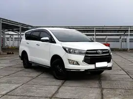 Innova Venturer Diesel AT 2019