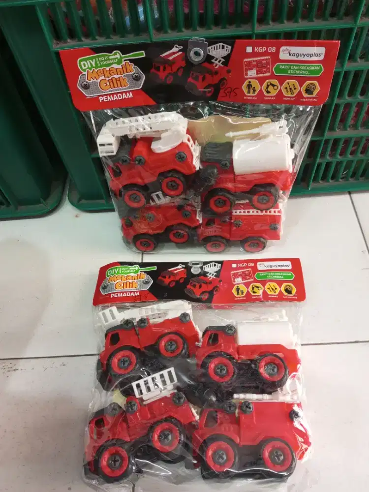 Mainan anak truk pemadam obeng set isi 4