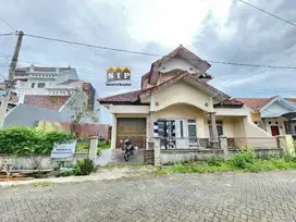 Dijual cepat Rumah lantai 2 di Perum pinang indah , Banyuwangi kota