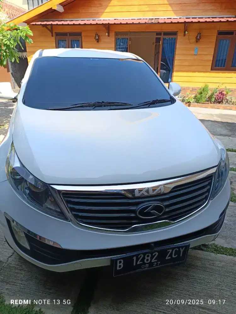 Dijual KIA Sportage SE 2011 Matic Putih Full Original Eks Dokter TOP