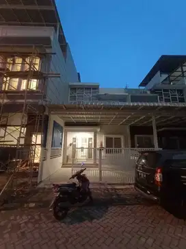 DIJUAL TOWNHOUSE JALAN GRAHA METROPOLITAN KOMPLEK AMARI GOLF RESIDENCE