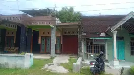 RUMAH DI KELURAHAN BANJAR ANYAR, TANJUNGANOM, NGANJUK