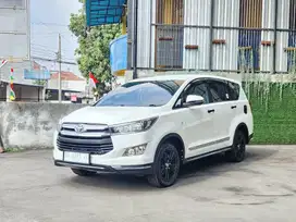 Innova up Venturer 2019 matic pajak jalan