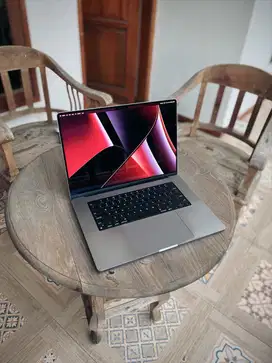 M1 Pro MacBook Pro 16-inch | Fullset, Dus Bawaan, 16GB/512GB