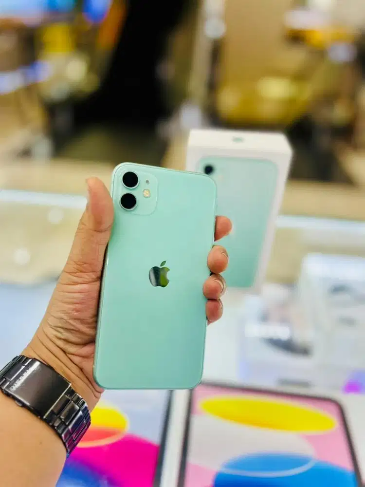iPhone 11 128GB Green Inter lengkap mulus original kelengkapan bawaan
