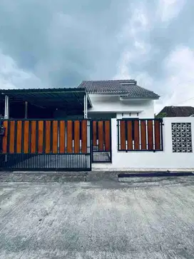 RUMAH CANTIK SIAP HUNI TERAWAT DI JALAN KALIURANG KM. 10 TARAMAN NGAGLIK SLEMAN