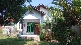 RUMAH DI KELURAHAN KEDUNG OMBO, TANJUNGANOM, NGANJUK