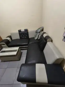 Dijual Set Kursi/ Sofa + Meja