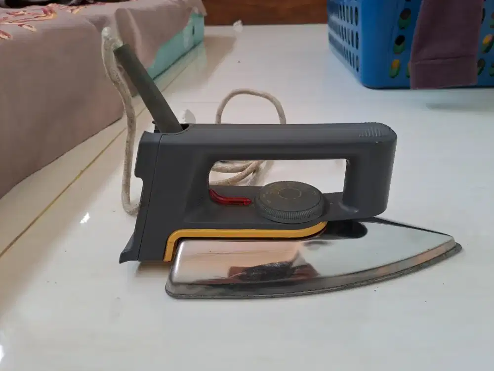 Bekas, Setrika Philips HD 1172