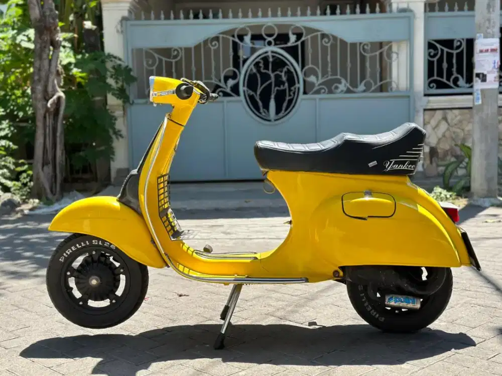 Vespa PTS Kuning 1977