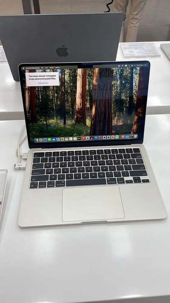 MacBook Air M2 (13 inci)
