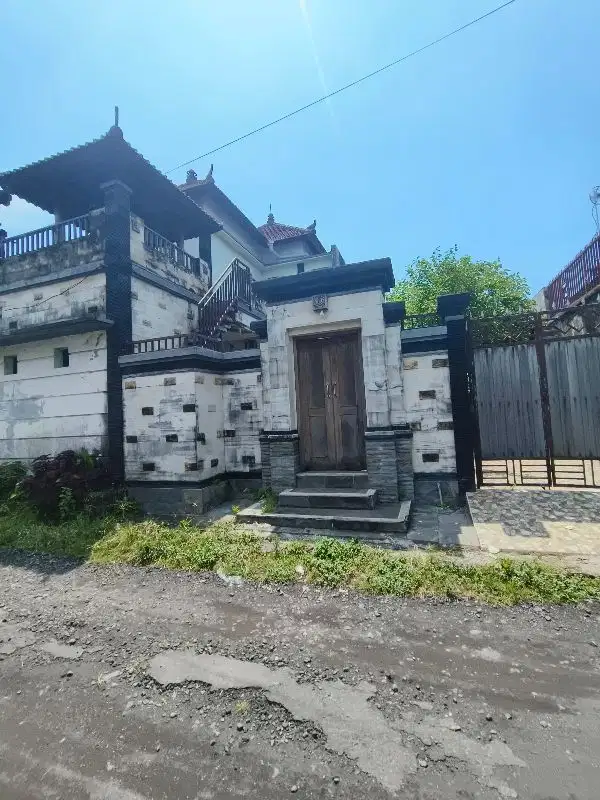 Di Jual Rumah Semi Villa ketewel