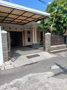 Jual rumah tinggal asri