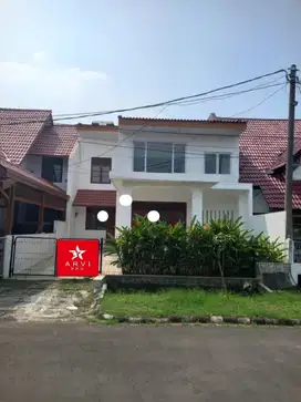 Rumah bagus 2 lantai di Kemang Pratama 2 Bekasi