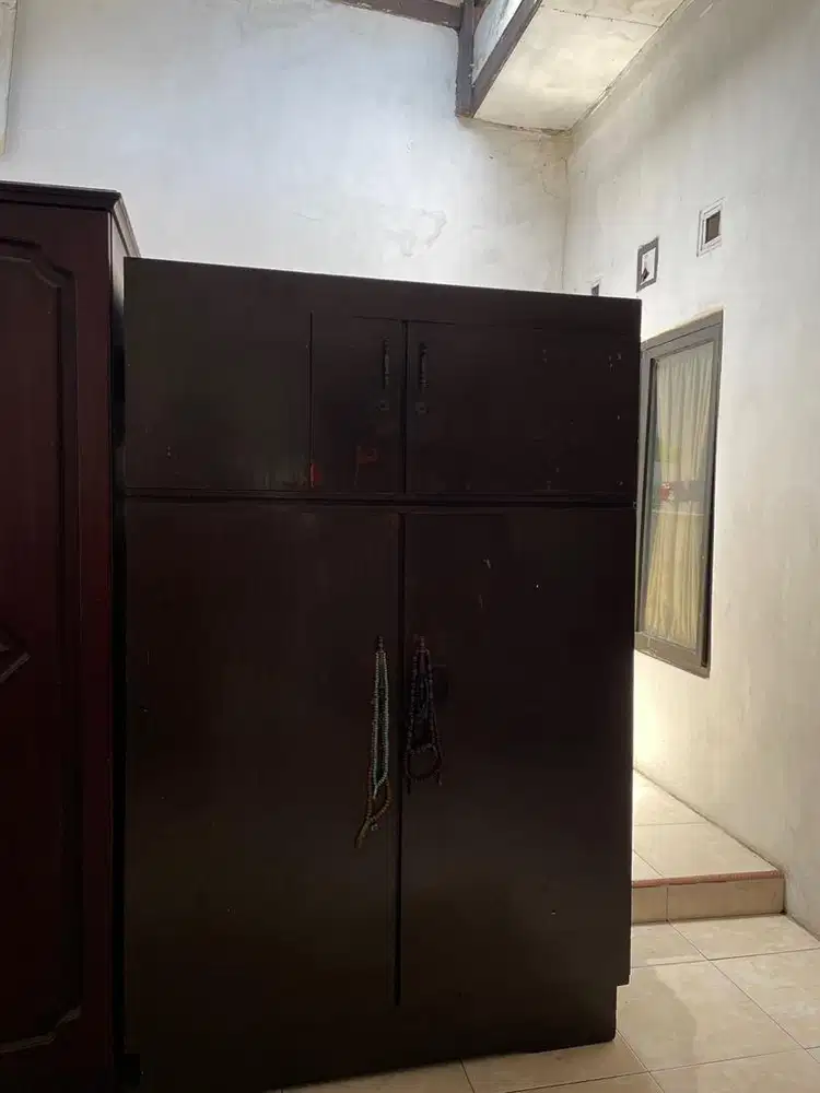 Lemari Kayu Jati + Gantungan