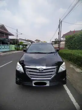 Innova G Luxury 2.0 AT Low Km 2015