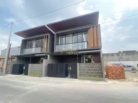 RUMAH 2 LANTAI, FULL FURNISHED LOKASI PREMIUM KOTA JOGJA