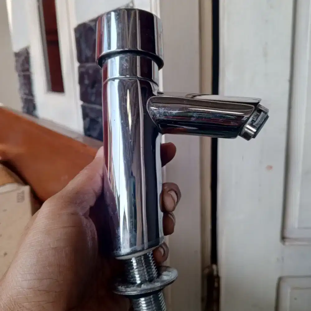 kran toto push seperti baru