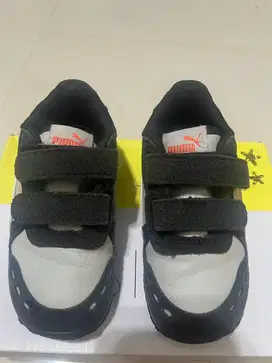 Sepatu puma balita ori