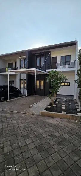 Jual rumah 2 lantai di Mega raya Pasteur Bandung