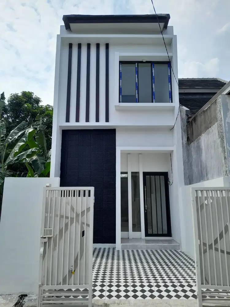 2 lantai , siap pake ,dekat citraraya SBY