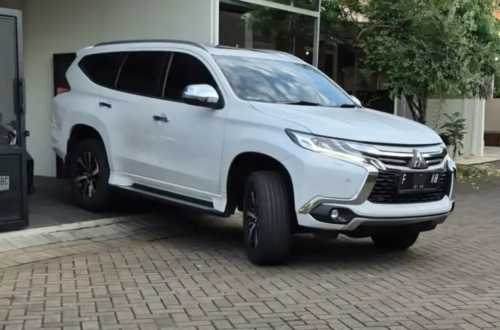 Mitsubishi Pajero sport Dakkar 4x2  A/T  Putih 2020