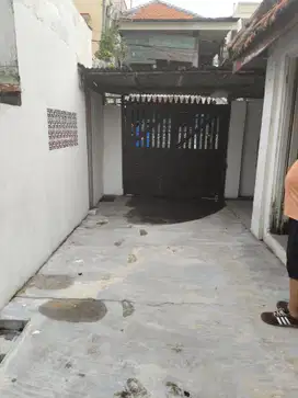 Disewakan rumah Surabaya Timur dan ruko strategis Gresik