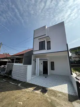 JUAL MURAH 749 JT RUMAH 2 LANTAI 3 KAMAR KALIMULYA DEPOK