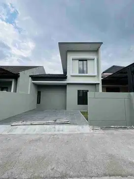 RUMAH BARU MEWAH 2 LANTAI FRESH DESAIGN DENGAN HARGA MURAH DI JALAN KALIURANG KM.10