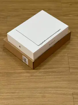 MacBook Air 2024 M3 , 13 inch , 16/512 BNIB