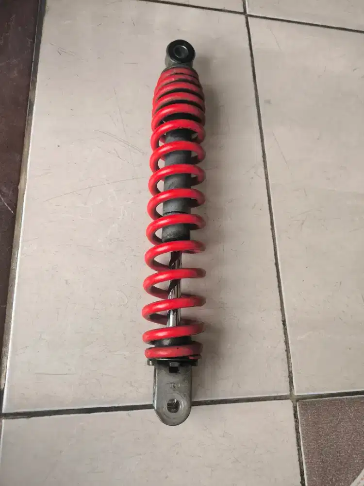 Shockbreaker belakang motor
