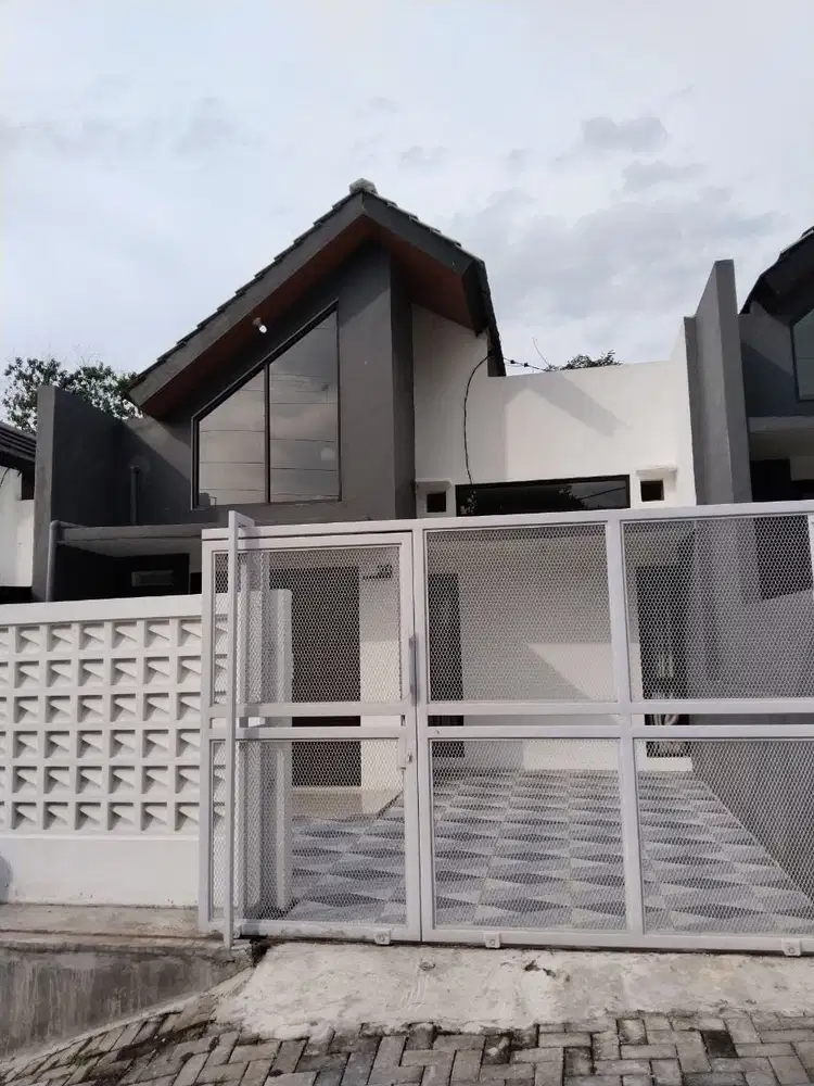 Disewakan rumah di komplek cipadung bandung timur
