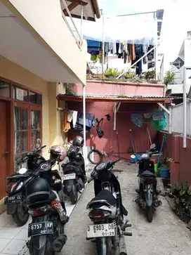 Dijual Turun Hrga Rumah Kost 2Lt Full Terisi 12KT Dkt Kampus Maranatha