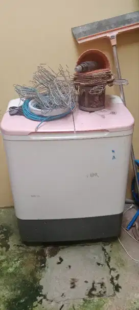 Dijual mesin cuci merk sanken