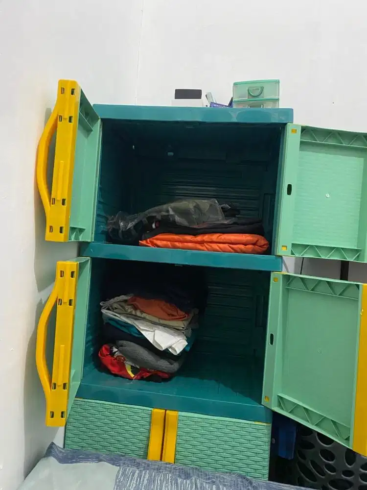 Lemari pakaian plastik 4 susun