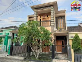Dijual Rumah Cantik 2 Lantai Siap Huni di Pusat Kota  - Banyuwangi