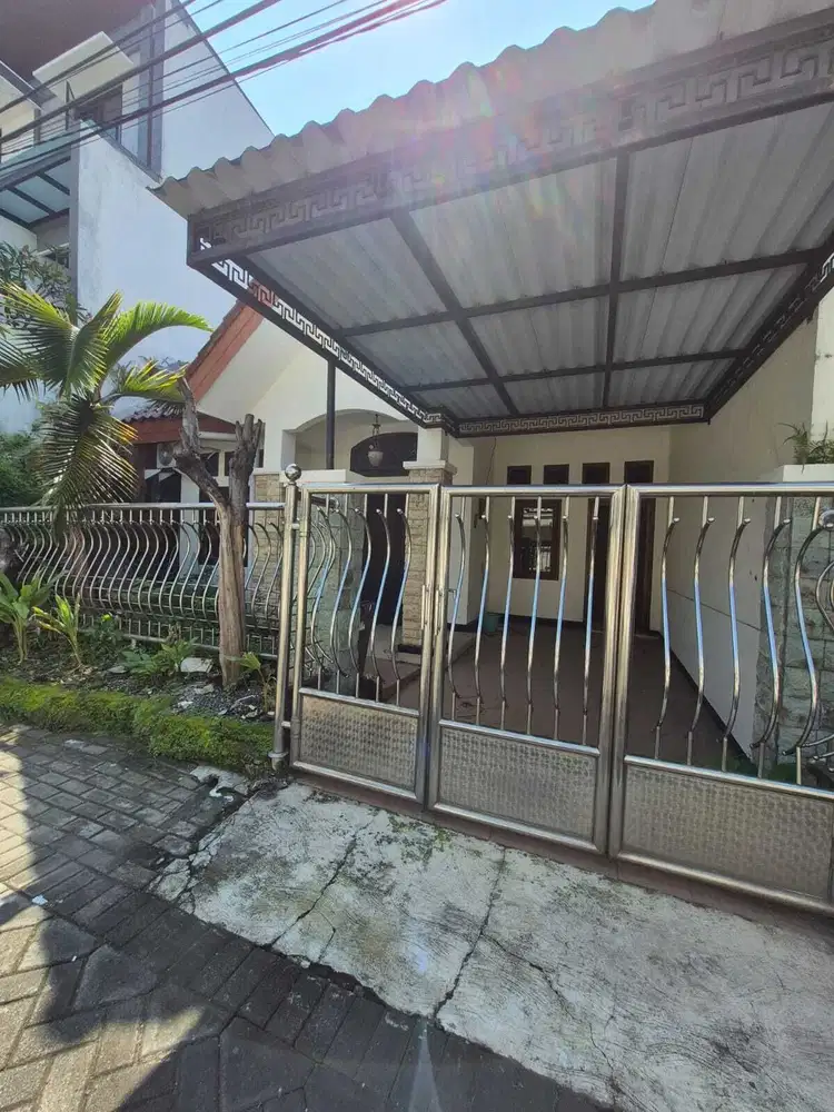 Dijual Rumah Jl.Nginden Intan