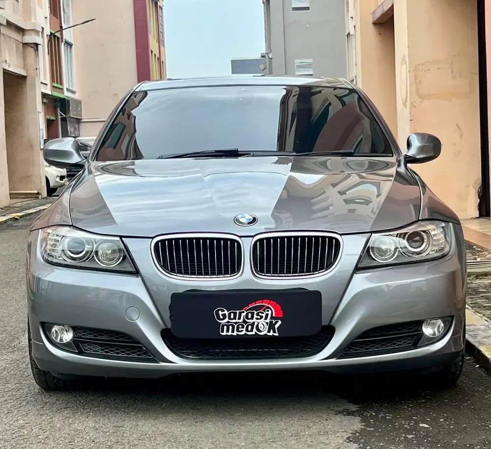Bmw 325i 325 i 2010 pk 2011 Antik Low KM Murah Bekas Abu Ganjil Garasi