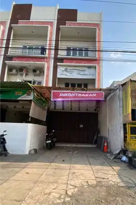 Ruko 3 lantai di Pusat Keramaian Jaya Wijaya Mojosongo Solo