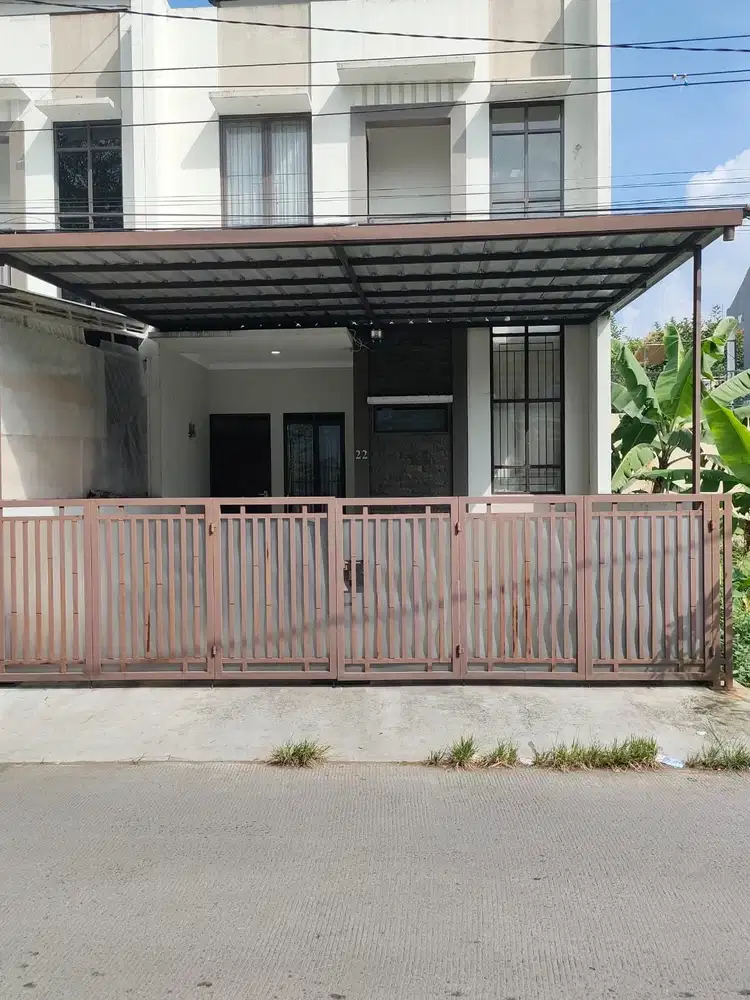 Disewakan rumah 2 lantai ful furnish di cisaranten arcamanik