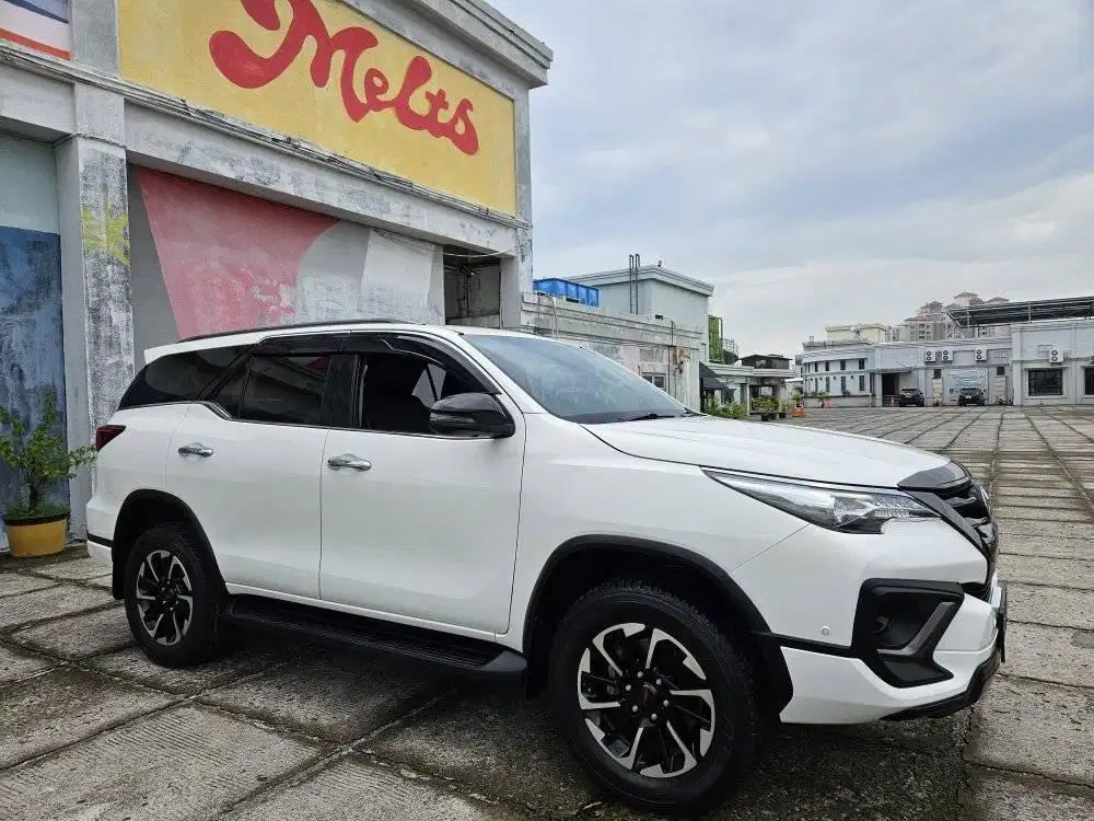 Toyota Fortuner 2.4 VRZ TRD 2020 AT