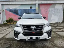 Toyota Fortuner 2.4 VRZ TRD 2020 AT
