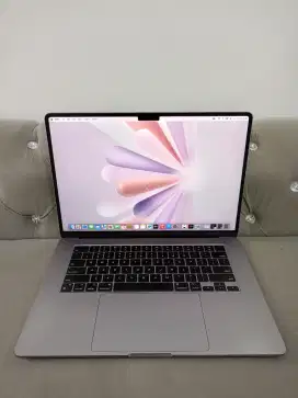 MACBOOK AIR 2024 CHIP M3 15 INCH 8/512 MULUS