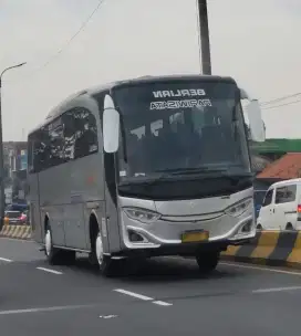 Mercedes Benz OH 1526 Tahun 2011 Adiputro Lampu JB3