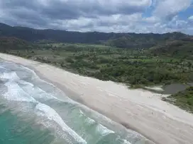 Tanah pinggir pantai beachfront Selong Belanak dekat Kuta Mandalika