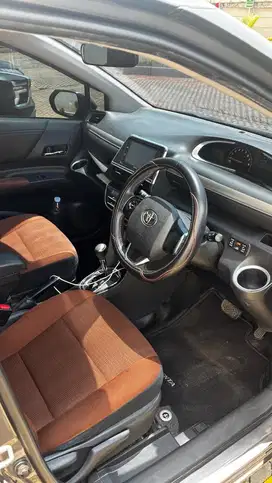Toyota Sienta V AT 2017 Bensin