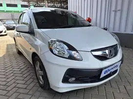 DP RENDAH Honda Brio 1.2 E Bensin-AT 2016 UYY B