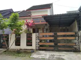 Disewakan rumah strategis,nyaman fullfurnish;Pandanwangi, Kota Malang.